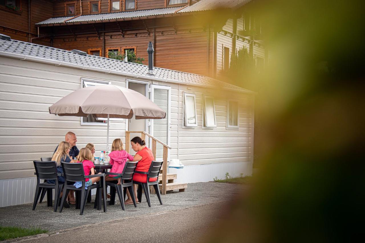 Vakantiepark Wilhelm Tell Superieur Chalet Opglabbeek Extérieur photo